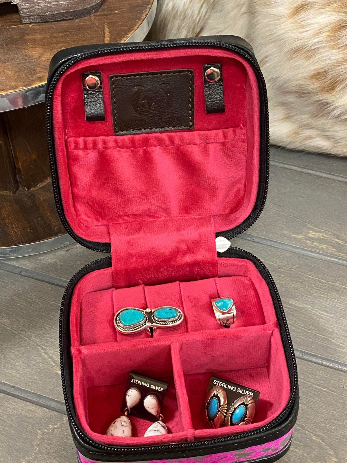 JAXNHULL Small HOWDY Jewelry Organizer
