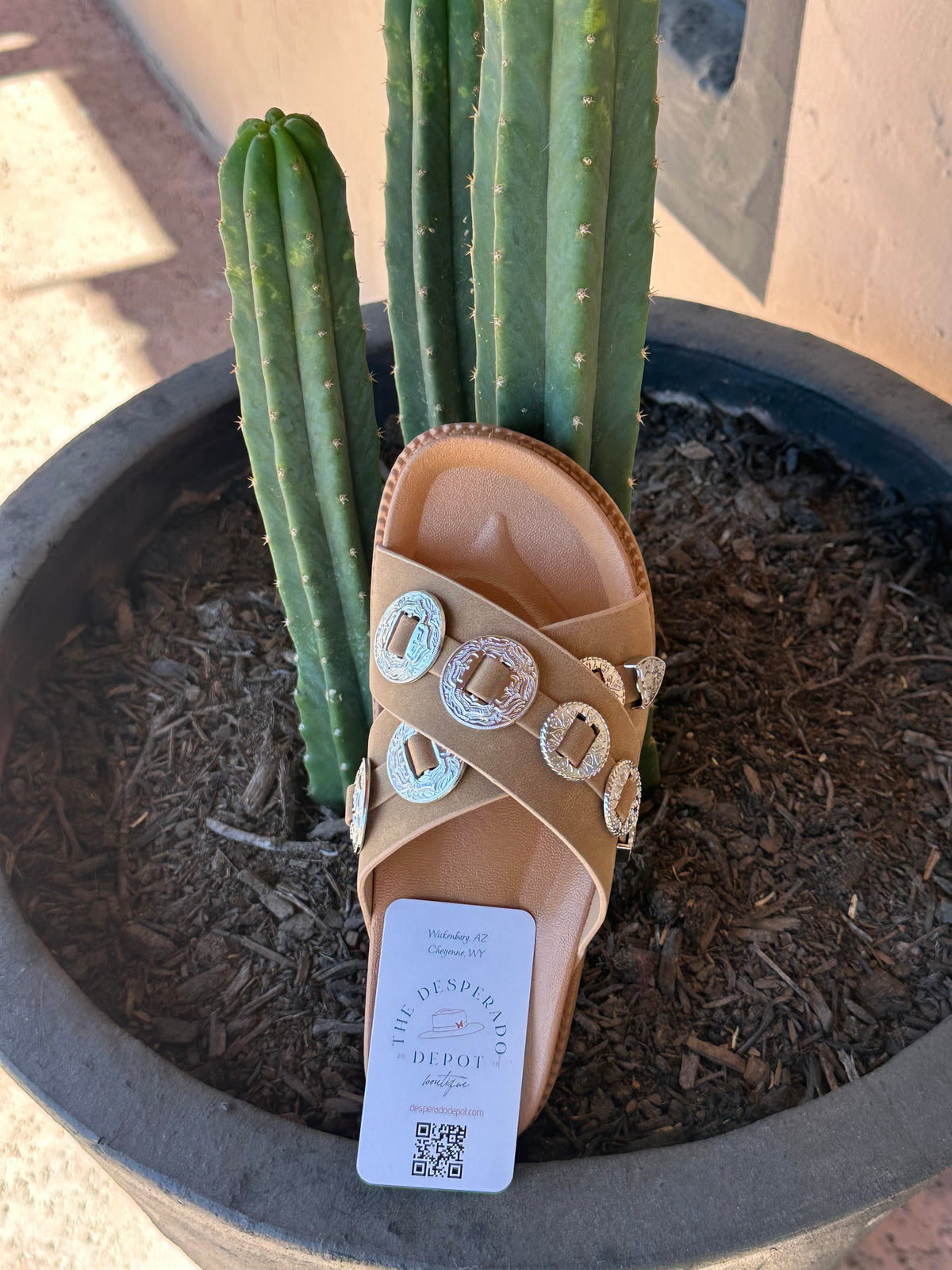 Outlaw Buckle Sandal - Tan