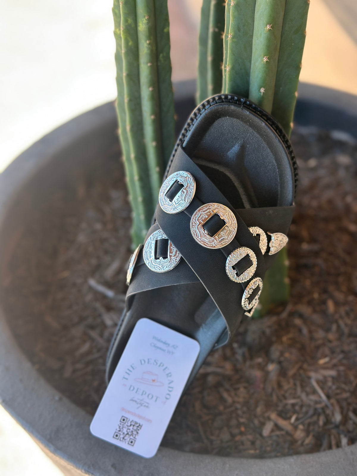 Outlaw Buckle Sandal - Black