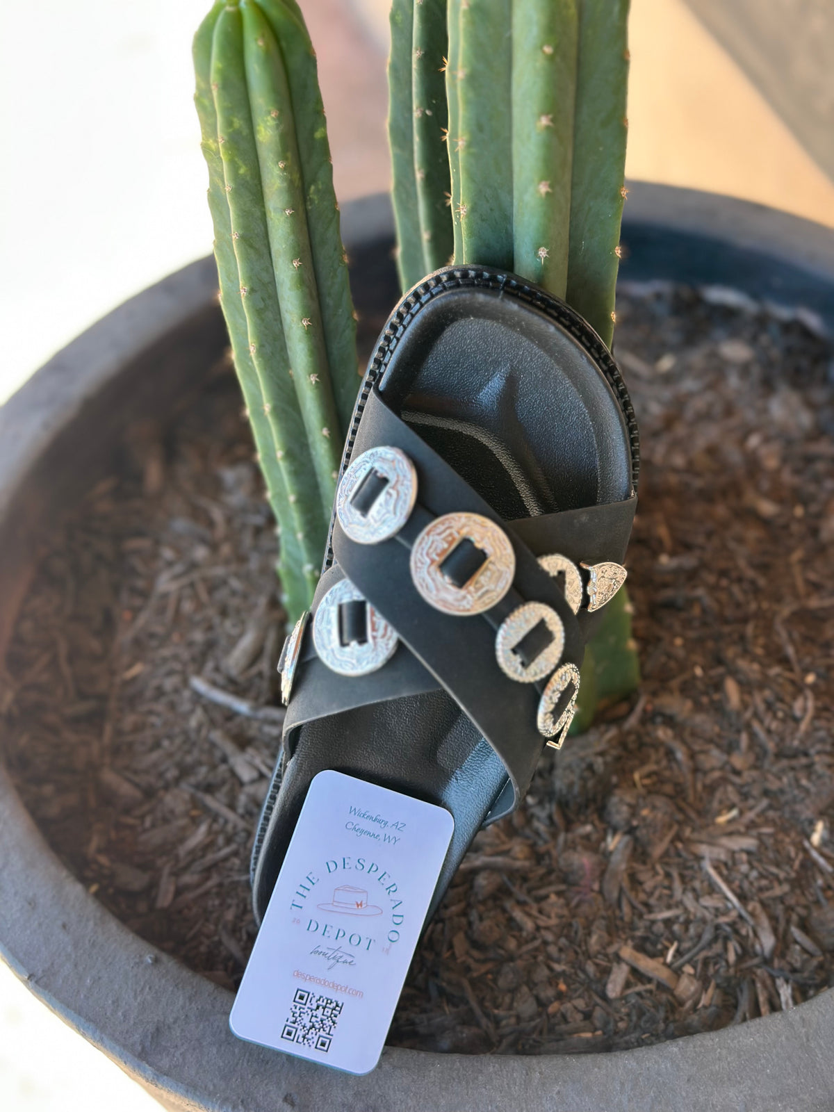 Outlaw Buckle Sandal - Black