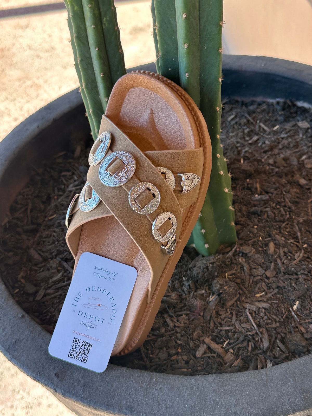 Outlaw Buckle Sandal - Tan
