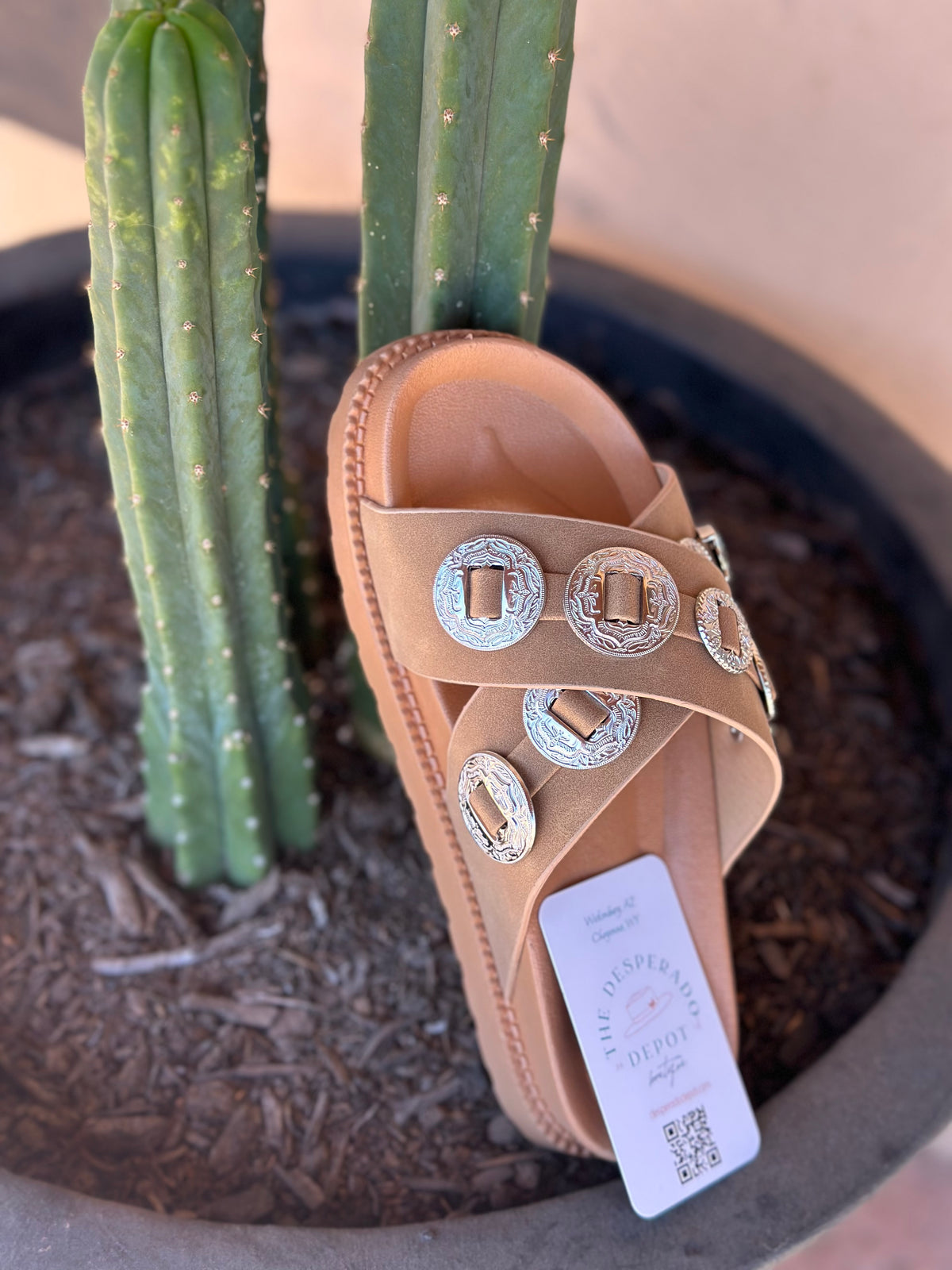Outlaw Buckle Sandal - Tan