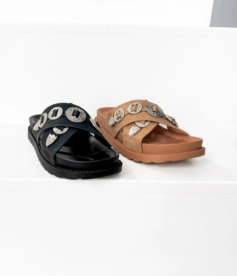 Outlaw Buckle Sandal - Tan